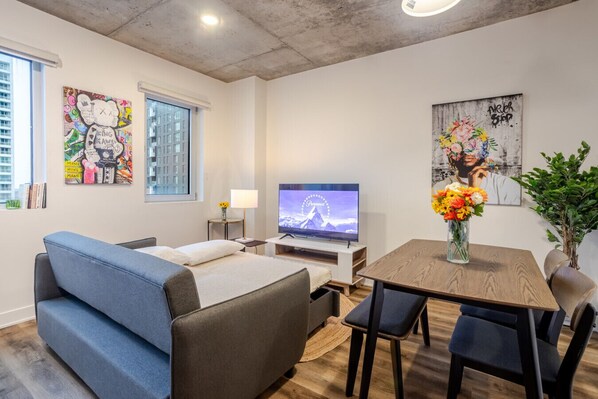 1 habitación, tabla de planchar con plancha, wifi gratis y ropa de cama 