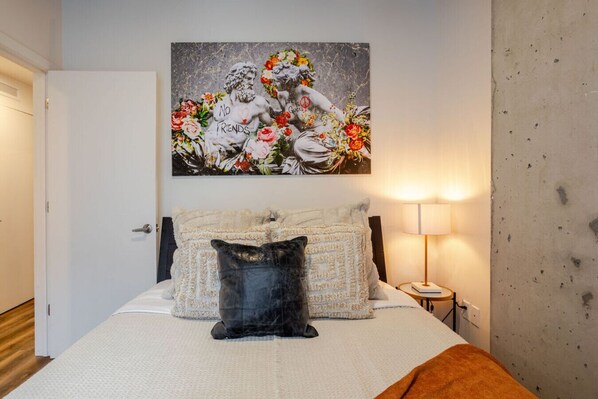 1 غرفة نوم ومكواة/لوح كي وواي فاي مجانًا وملاءات أسرّة