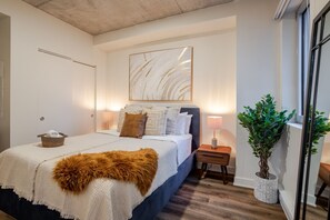 1 habitación, escritorio, tabla de planchar con plancha y wifi gratis 