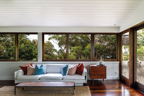 Lake front home bordering Yuraygir Coastal Walk and Angourie Surfing Reserve