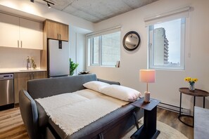 Smart TV - Modern 1-BDR APT in DT MTL – Prime Location! (Montréal)