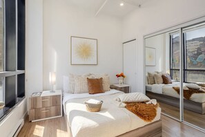 1 bedroom, iron/ironing board, free WiFi, bed sheets - Cute 1BDR Apt on Bishop St- Heart of MTL (Montréal)