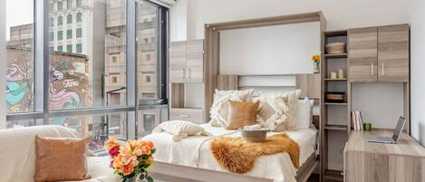 Schreibtisch, Bügeleisen/Bügelbrett, kostenloses WLAN, Bettwäsche