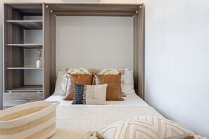 1 habitación, escritorio, tabla de planchar con plancha y wifi gratis 