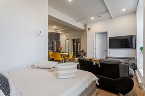 1 makuuhuone, työpöytä, silitysrauta/-lauta, ilmainen Wi-Fi