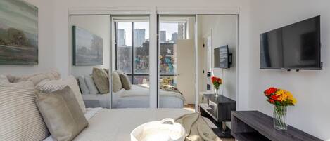 1 habitación, tabla de planchar con plancha, wifi gratis y ropa de cama