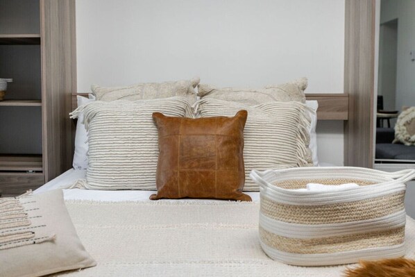 1 habitación, tabla de planchar con plancha, wifi gratis y ropa de cama 