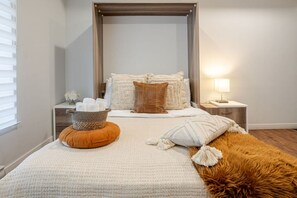 Iron/ironing board, free WiFi, bed sheets
