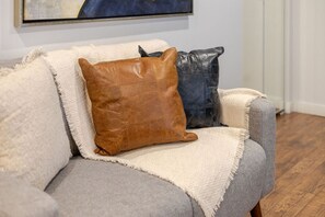 Smart TV - Spacious Studio on Bishop - Hot Spot Dtown MTL (Montréal)