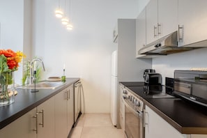 Fridge, microwave, oven, stovetop