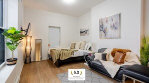 Iron/ironing board, free WiFi, bed sheets