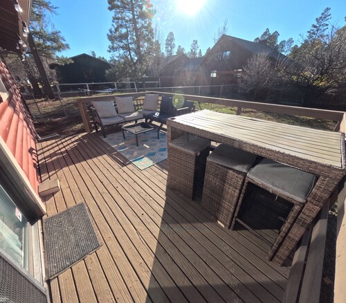 Warm and Cozy retreat with AC, WiFi in Pleasant Pinetop-Lakeside