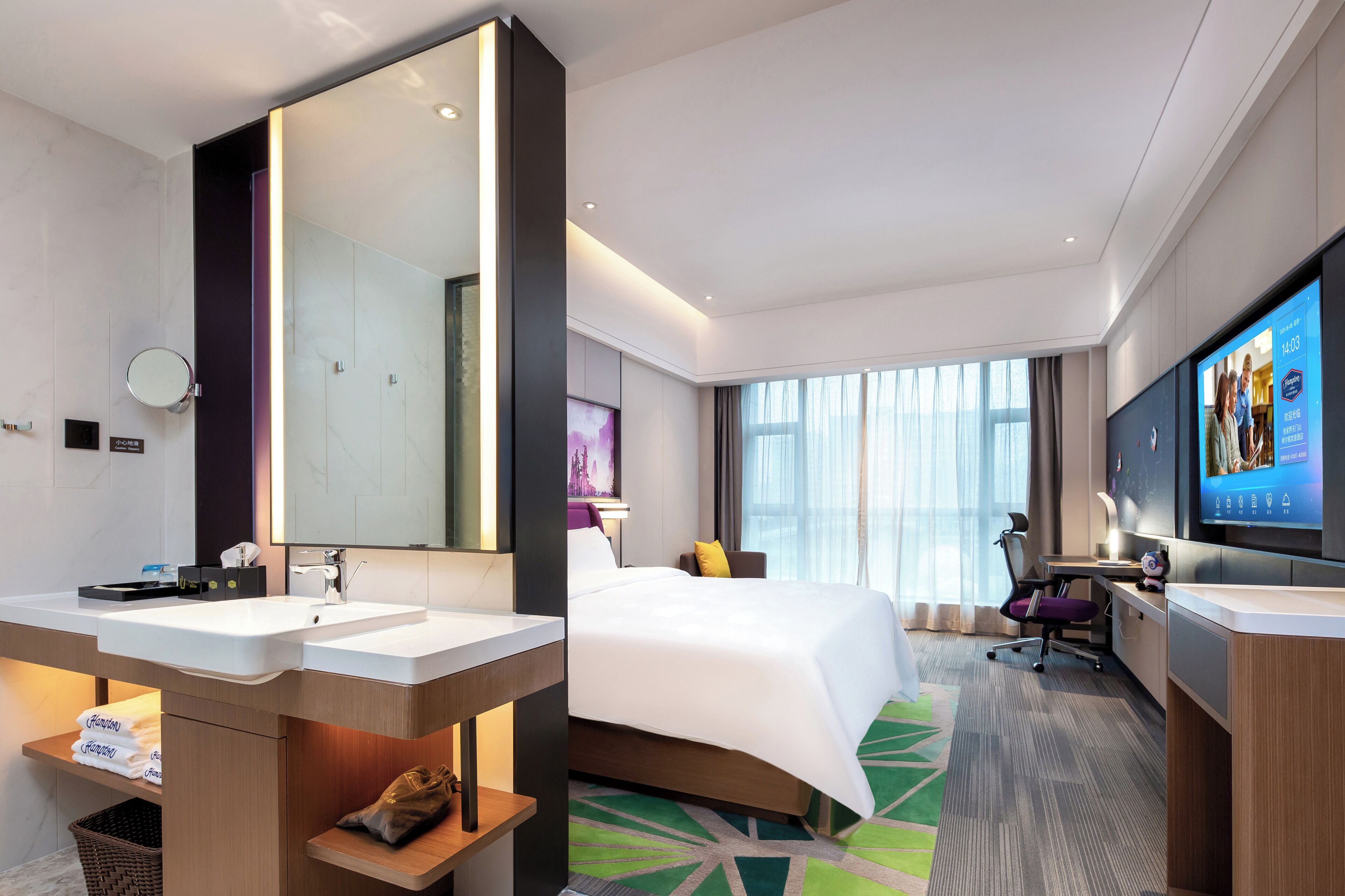 Chambre Simple Confort, 1 grand lit, salle de bains privée, vue ville