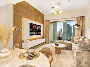 Smart TV - 2BDR Apt LED side Burj Khalifa Views Opposite Dubai Mall (Dubai)