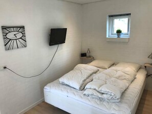 2 bedrooms, iron/ironing board, free WiFi, wheelchair access