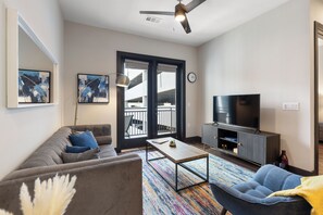 Smart TV, computer monitors