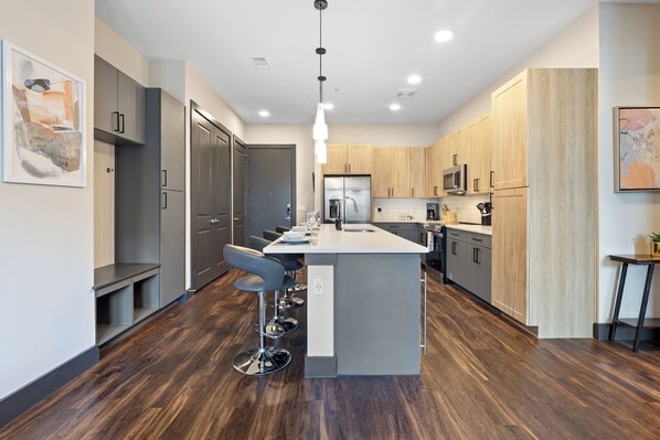 Fridge, microwave, oven, stovetop