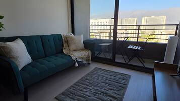 Apartment | Living area | Flat-screen TV