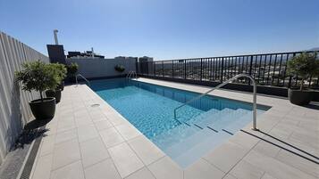 Apartment | Pool | Seasonal outdoor pool