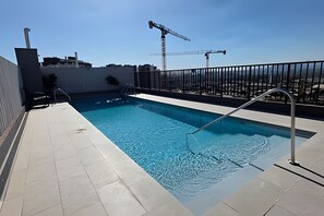 Apartment | Pool | Seasonal outdoor pool