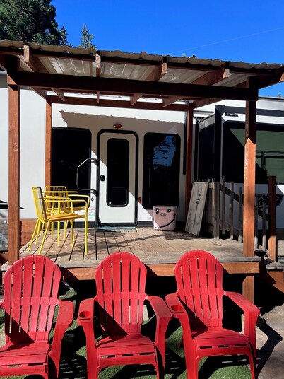 Retreat on the River with AC in Salem - 3 bedrooms for a cozy stay