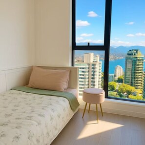 2 bedrooms, desk, free WiFi, bed sheets