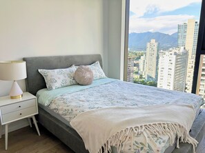 2 bedrooms, desk, free WiFi, bed sheets