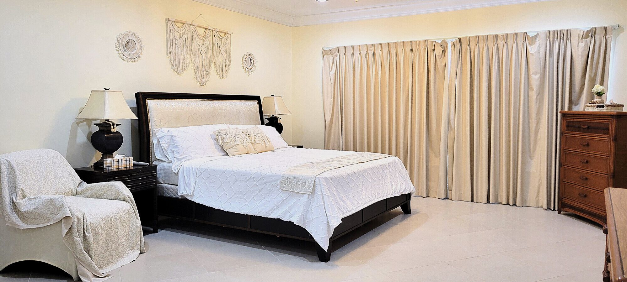 2 bedrooms, desk, iron/ironing board, travel cot