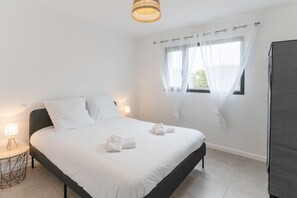 3 bedrooms, iron/ironing board, free WiFi, bed sheets