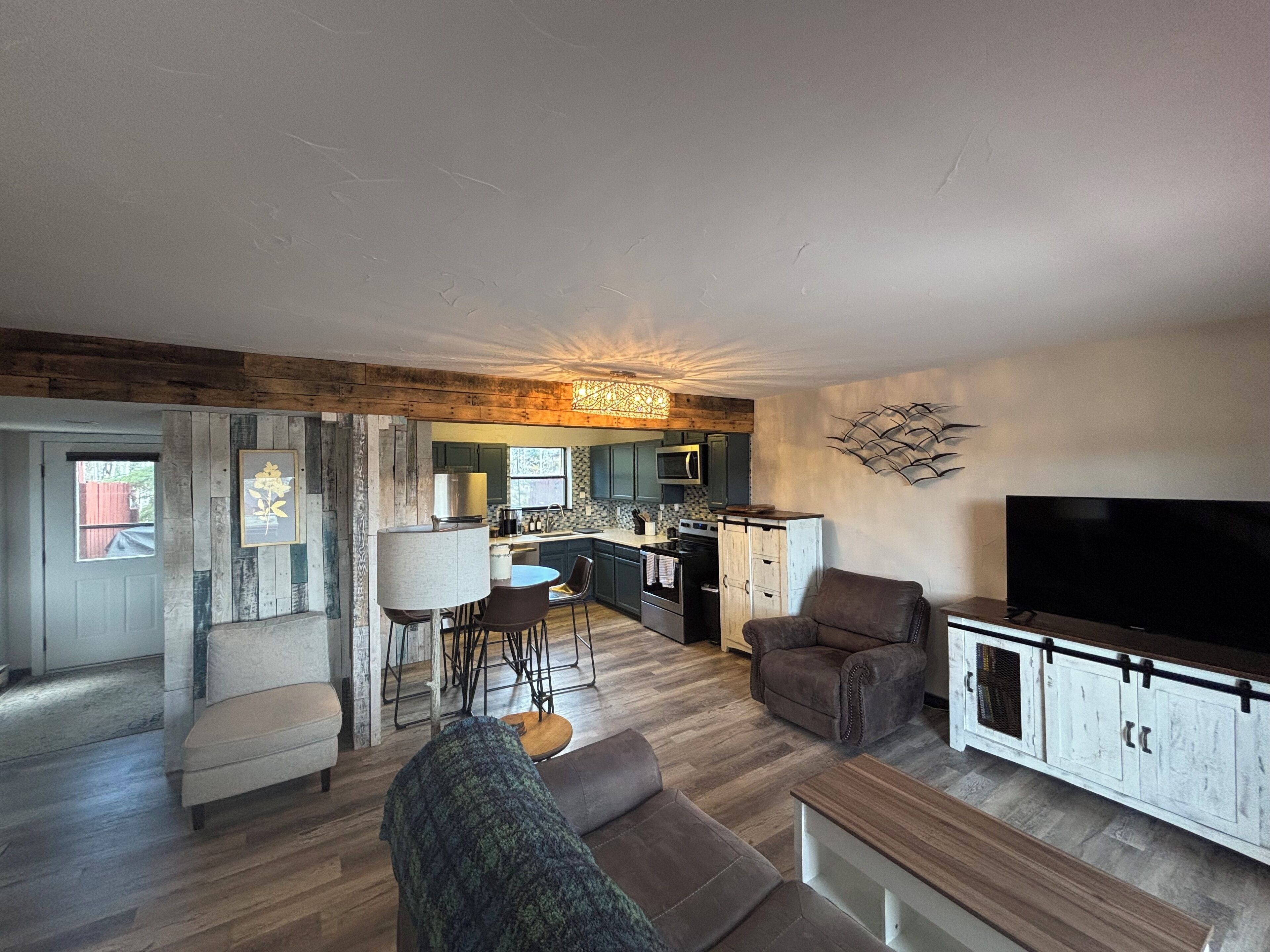 Smart TV, fireplace, table tennis, books