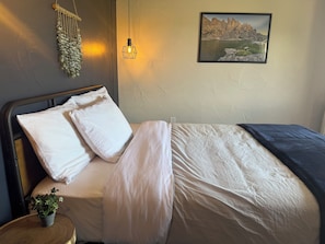 2 bedrooms, desk, free WiFi, bed sheets - 2 BR - 4 SEASON FUN EZ 2 Rocky Mountain National Park, Marina, Ski and XC Ski (Grand Lake)