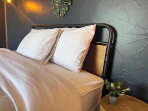 2 bedrooms, desk, free WiFi, bed sheets