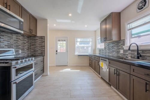 Charming 3-bedroom house with AC, WiFi in beautiful San Fernando