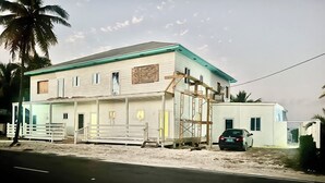 Villa Deluxe, vista a la playa | Baño | Regadera, toallas, jabón, shampoo