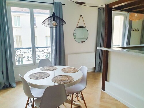 Beautiful duplex-15 min Paris/La Défense/Champs Elysées