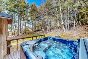 Tina de hidromasaje al aire libre