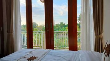 4 bedrooms, bed sheets