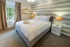 2 Schlafzimmer, Schreibtisch, Bügeleisen/Bügelbrett, kostenloses WLAN