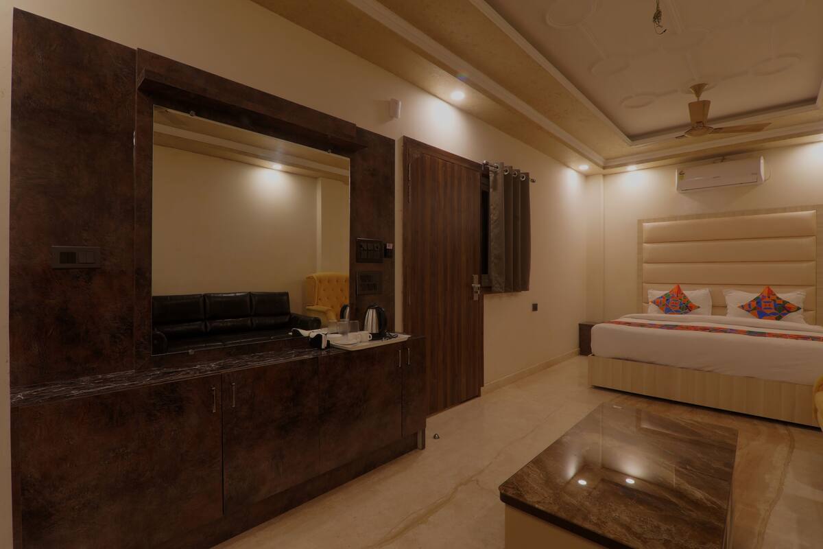 Deluxe Suite | 1 bedroom, in-room safe, soundproofing, free WiFi