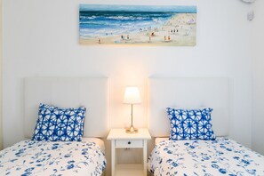 3 chambres, fer et planche à repasser, Wi-Fi gratuit, draps fournis