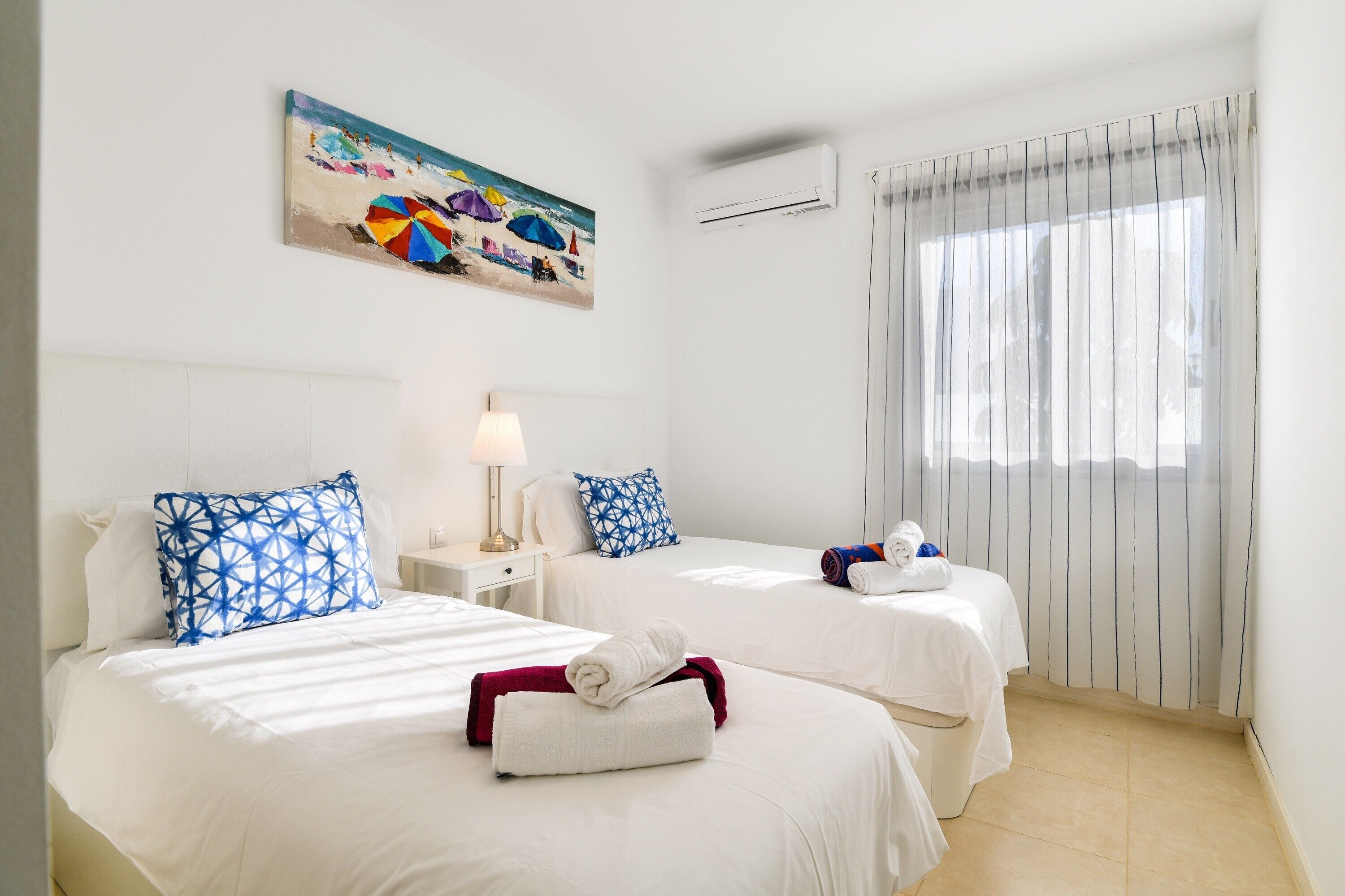 3 chambres, fer et planche à repasser, Wi-Fi gratuit, draps fournis