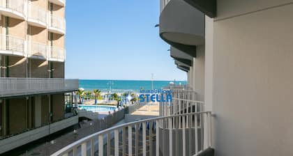 Residence Apollo / ° Park + Beach Place °