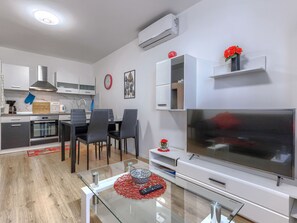 Fridge, microwave, oven, dishwasher - Poreč Center Sea by Interhome (Poreč)