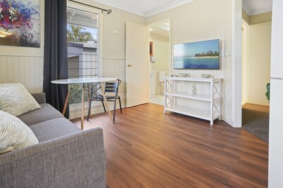 Emerald bony 1 retreat