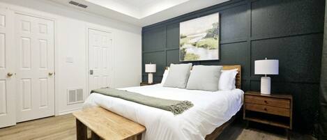 3 makuuhuonetta, työpöytä, silitysrauta/-lauta, ilmainen Wi-Fi