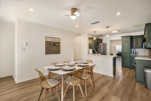 Dining - Hollytree Townhouse King Bed, Great Location! Golf (Tyler)