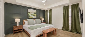 Verde @ Hollytree dr King bed, excellent location Golf