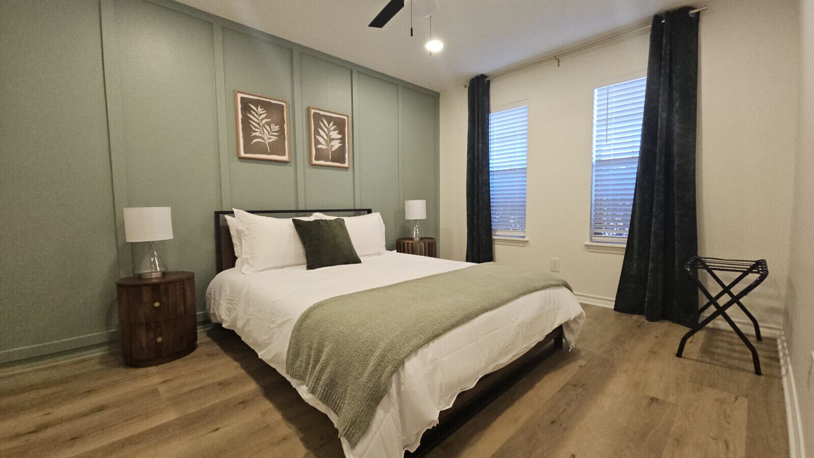 3 bedrooms, desk, iron/ironing board, free WiFi