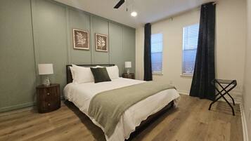 3 bedrooms, desk, iron/ironing board, free WiFi