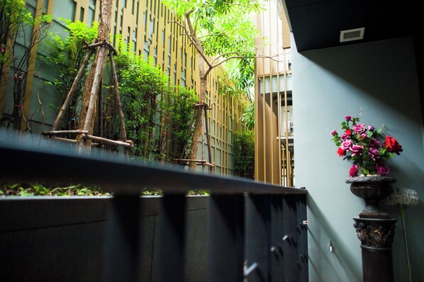 Property grounds - Harmonies 2 bedrooms apartment @Silom 3(BTS Saladaeng station)#1 (Krung Thep Maha Nakhon)